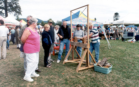 Bodgering demonstration by John Smith (1990s).